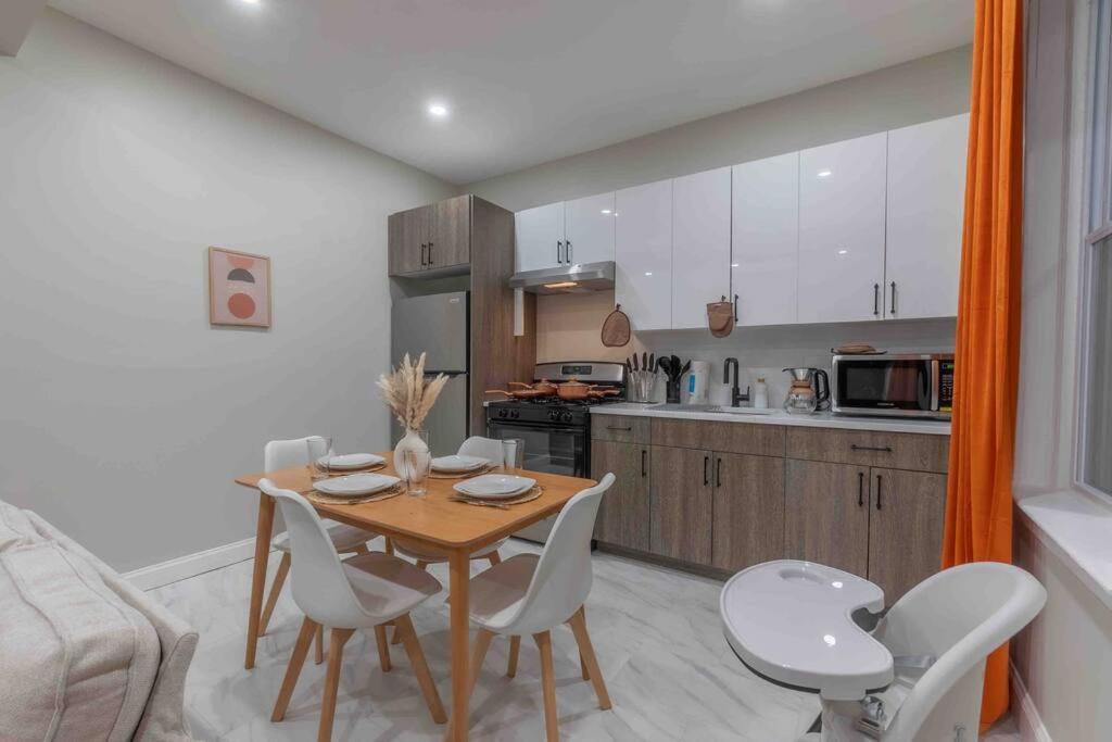 뉴어크 Pumpkin Premise By Airport, 5 Beds, Sleeps 8, Book 7 Days, Get 20 Percent Off 아파트 외부 사진